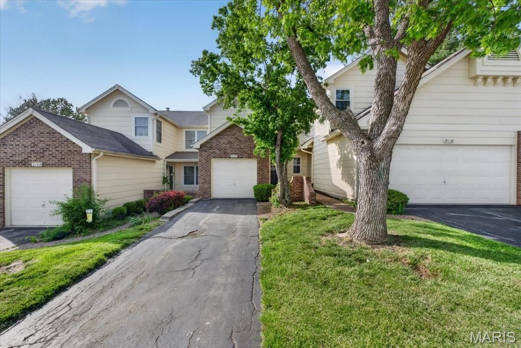 Photo of 3120 Autumn Trace Drive, St Louis, MO 63043 (MLS # 26023971)