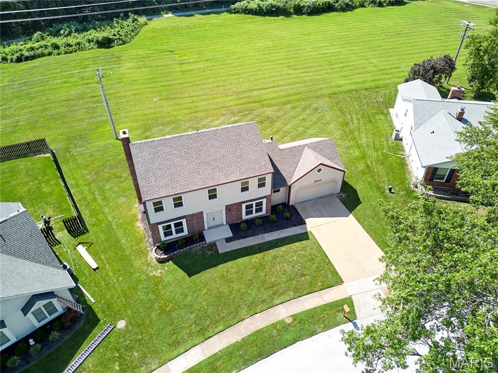 Photo of 15648 Sugarridge Court, Chesterfield, MO 63017 (MLS # 26007874)