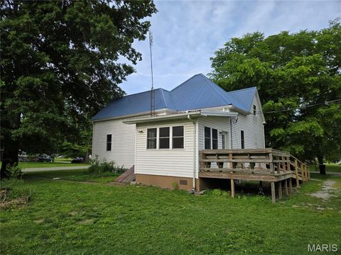 Photo of 501 E Locust Street, Coulterville, IL 62237 (MLS # 26032104)