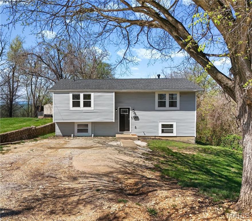 OPEN HOUSE- SUNDAY APRIL 12TH FROM 1-3PM!
Welcome to this beautifully updated split foyer home offering 4 bedrooms and 2 full bathrooms, perfectly designed for comfortable living and modern convenience. This home has been thoughtfully refreshed with major upgrades already completed, including a new roof, water heater, HVAC system, and updated kitchen/cabinetry. Step inside to find a spacious and functional layout providing flexibility for entertaining or relaxing.  The updated kitchen features stylish cabinetry and ample storage. A great location that offers convenience while still providing a comfortable neighborhood feel. Situated within the highly desirable Vineland School District, this home is fantastic for anyone looking for a move-in-ready well-maintained home.
Don’t miss your chance to own this upgraded home in a prime location—schedule your showing today!