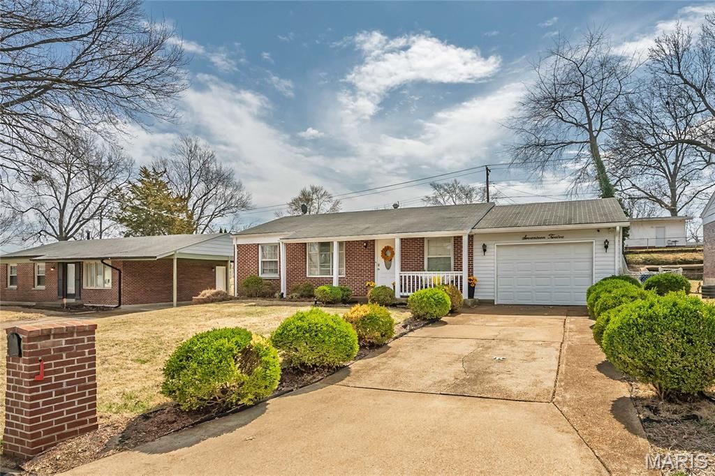 Photo of 1712 Atmore Drive, St Louis, MO 63136 (MLS # 26010633)