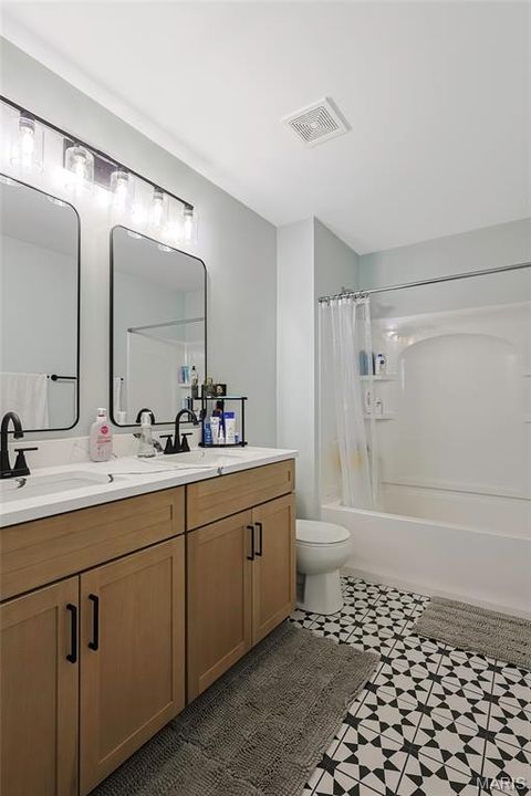 Tiny photo for 7 Sturgeon Court, Wentzville, MO 63385 (MLS # 26026832)