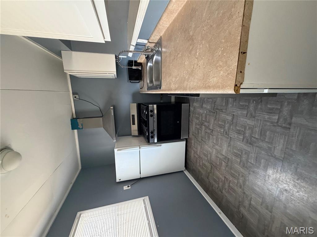 De Porres - Residential Lease