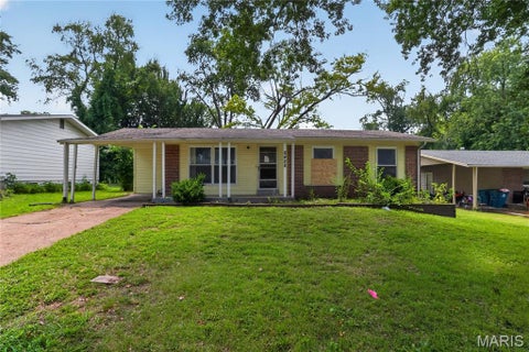 Photo of 8428 Jacklin Avenue, Hazelwood, MO 63042 (MLS # 26048142)