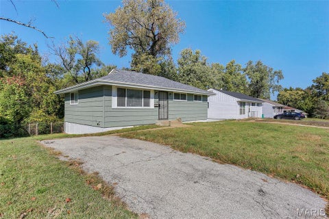 Tiny photo for 5673 Parchester Drive, St Louis, MO 63121 (MLS # 26068558)