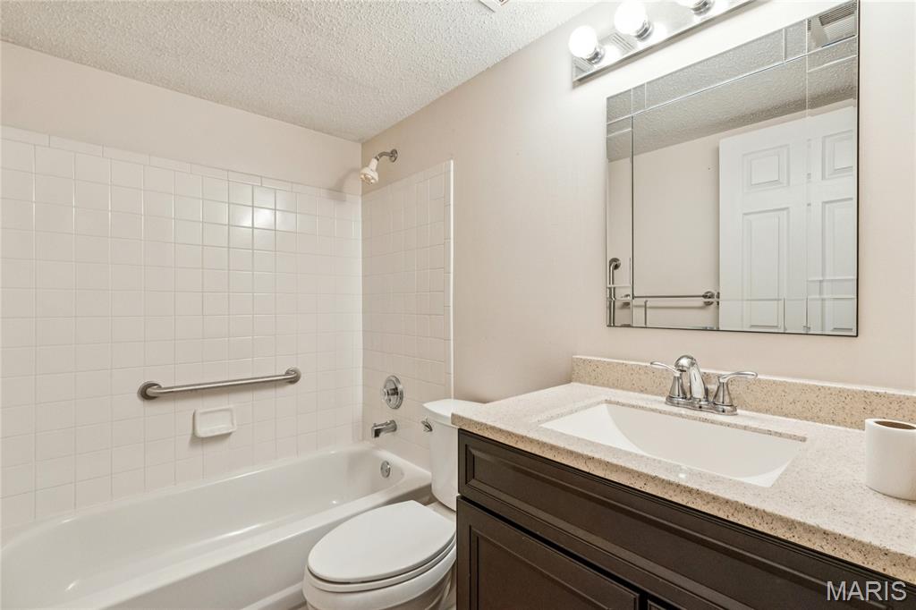 Country Stone Manor Condo 1 - Residential