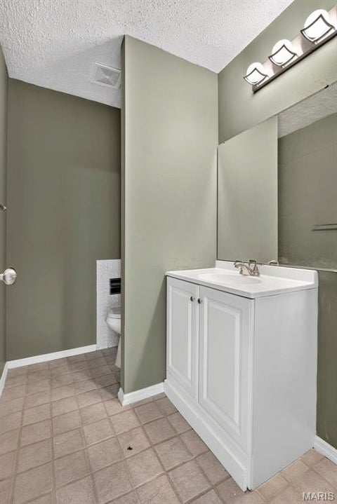 Tiny photo for 1511 Hampton Hall Drive #18, Chesterfield, MO 63017 (MLS # 26056158)