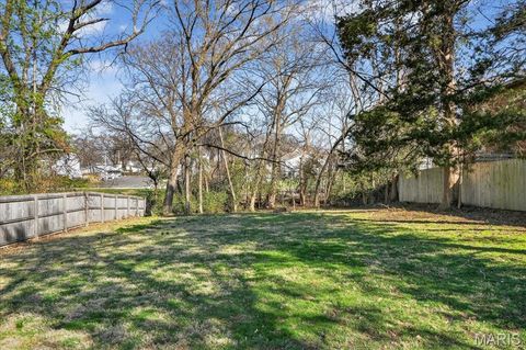 Tiny photo for 350 S Van Buren Avenue, Kirkwood, MO 63122 (MLS # 26006510)