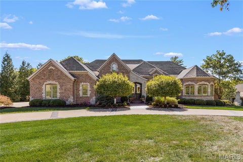 Photo of 2 Fairlake Drive, Chesterfield, MO 63005 (MLS # 26064265)