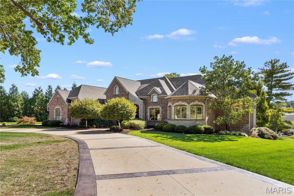 2 Fairlake Drive