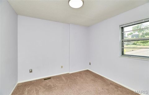 Tiny photo for 221 Braeshire Drive #A, Ballwin, MO 63021 (MLS # 26012622)