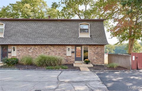 Photo of 221 Braeshire Drive #A, Ballwin, MO 63021 (MLS # 26012622)