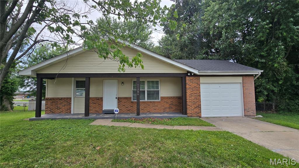 Photo 1 of 17 — 11289 Aspen Woods Drive, St Louis, MO 63138