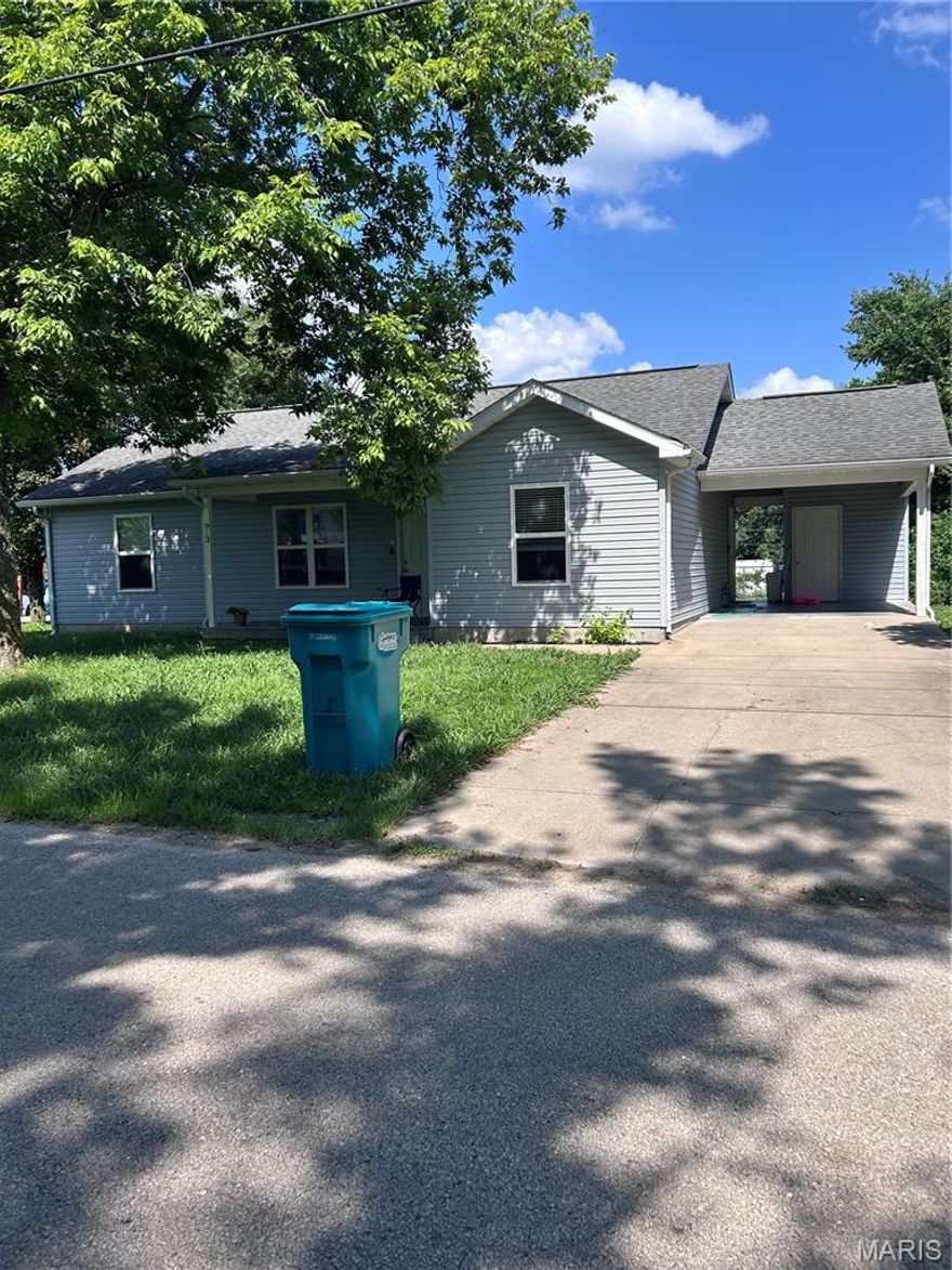 MODERN MARVEL Breathtaking to behold this open space home, you will be impressed with the vaulted ceilings, selfish master suite with walk-in closet & trendy bath, 2 additional bedrooms, full guest bath with easy access to living quarters and main hangout areas. Dining area open & adjacent to the fabulous kitchen  with many cabinet to store your chef supply & kitchen hosting lots of counter top space and a walk-through mud room/laundry room with easy access to the carport and outside storage. Lots of natural light pours into the home from great placed windows.  Corner lot is perfect for privacy in town local.  Level ground easy to maintain.  Just down the road a piece is public Missouri State Conservation access to the popular Meremac River for fishing, frolicking, floating and more.  Hunting Season is always in fashion with Crawford County boasting one of the largest areas for State, USA land around in Missouri.  Steelville is about 70 miles from St. Louis making a commute easy to do.  Our warm Welcoming town is incredibly charming with lots of stores hosting places to pick up handcrafted items plus, STARCO a wonderful renowned connection with talented Artist (steelvillearts.org) allows you to explore the many original pieces of Art to enjoy.  Come... get an Ice Cream at Dairy Isle, a Mexican meal or a Hamburger in one of our many Restaurants offering from Famous meals to home cooking at the Spare Rib.  Stop for a drink and a nice show at The Deck and enjoy our town.