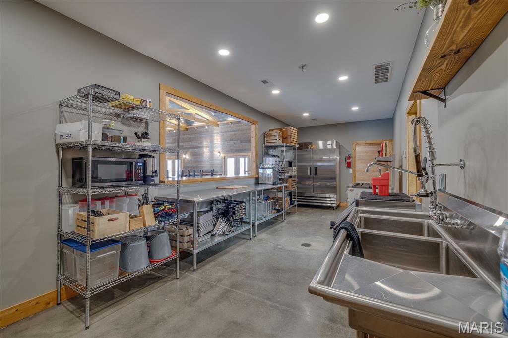 none - Commercial Sale