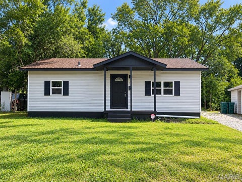 Photo of 114 Saint Paul Drive, Cahokia, IL 62206 (MLS # 26058957)