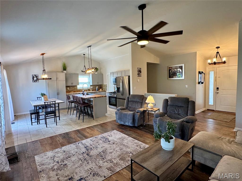 Pevely Heights 02 - Residential