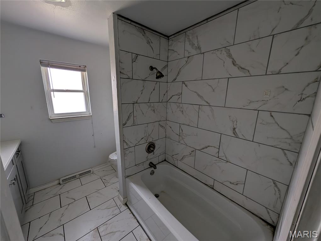 Oakcrest Manor - Residential