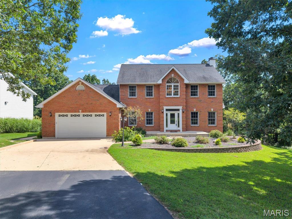 10 Grand Oaks Estate