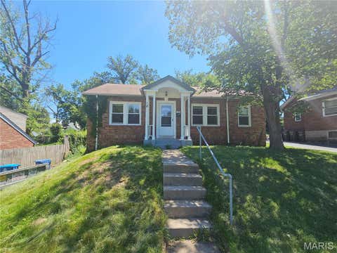 Photo of 18 S Barat Avenue, Ferguson, MO 63135 (MLS # 26035180)