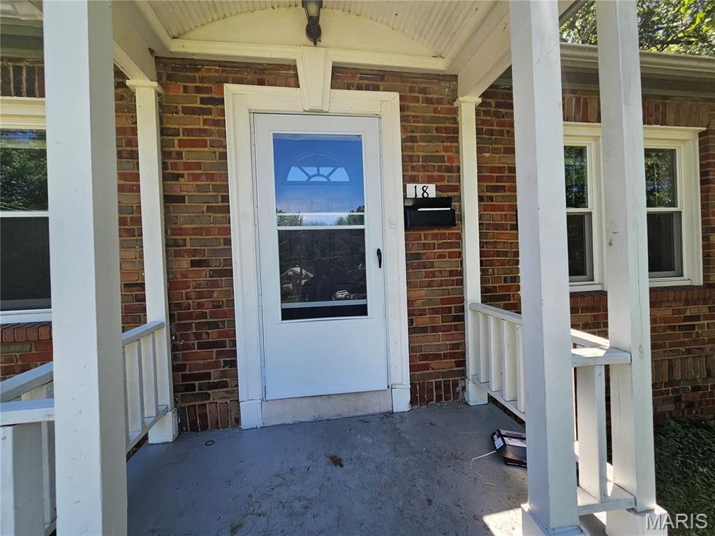 Photo of 18 S Barat Avenue, Ferguson, MO 63135 (MLS # 26035180)