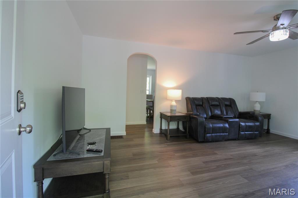 1121 Wolf Hollow Road - Photo 2