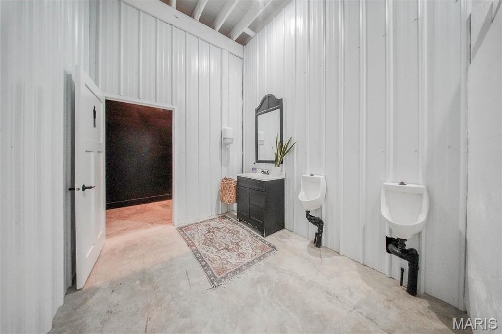 County - Commercial Sale