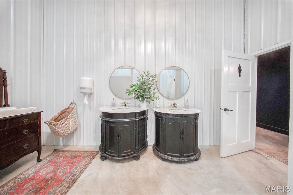 County - Commercial Sale