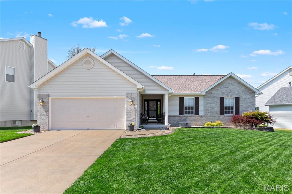 St Peters, Missouri 63376, United States, 3 Bedrooms Bedrooms, ,2 BathroomsBathrooms,Residential,Pending,110258