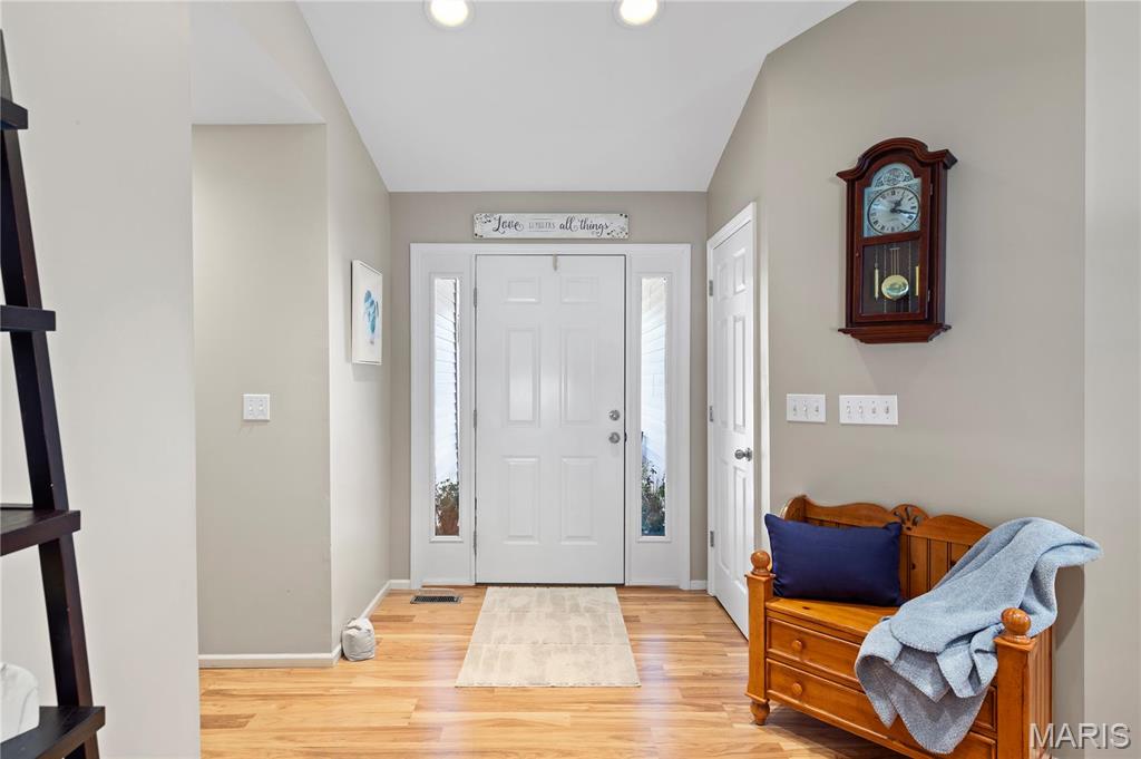 St Peters, Missouri 63376, United States, 3 Bedrooms Bedrooms, ,2 BathroomsBathrooms,Residential,Pending,110258