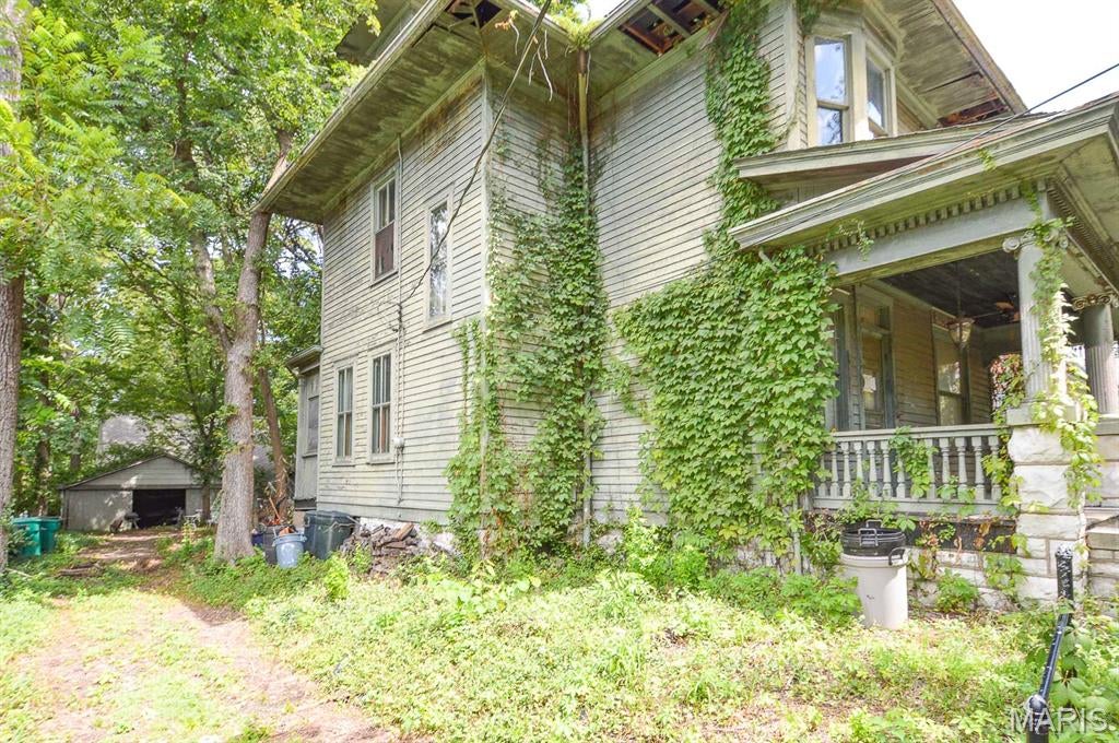 463 Newport Avenue