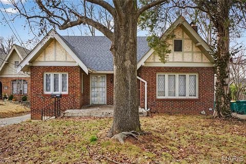 Tiny photo for 8369 Big Bend Boulevard, Webster Groves, MO 63119 (MLS # 26009977)