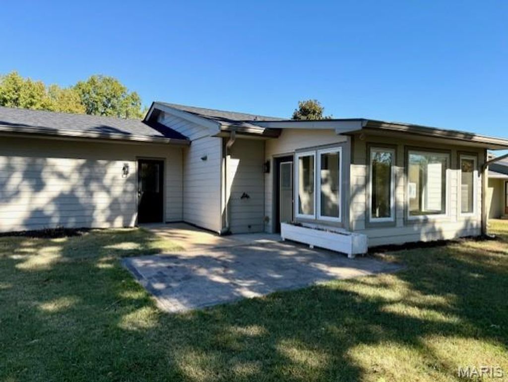 Photo of 682 Rustic Valley Drive, Ballwin, MO 63021 (MLS # 25068651)