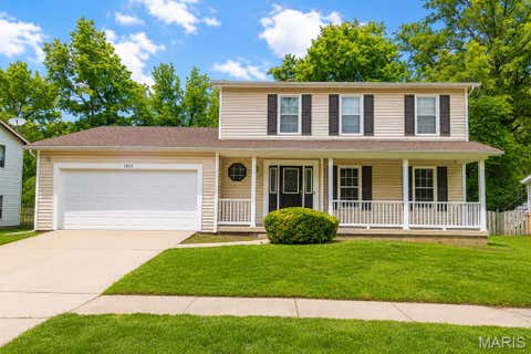 Photo of 1955 Acorn Trail Drive, Florissant, MO 63031 (MLS # 26034112)