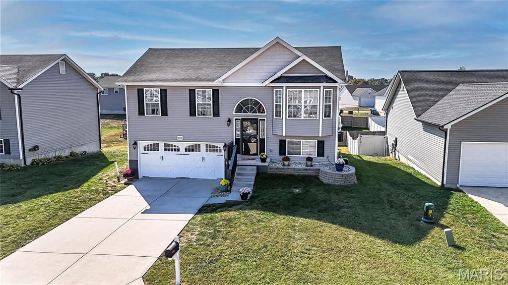 Photo of 1814 Waters Edge Way, Pevely, MO 63070 (MLS # 25070813)