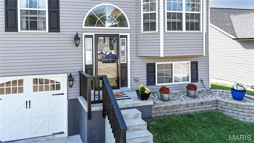Photo of 1814 Waters Edge Way, Pevely, MO 63070 (MLS # 25070813)