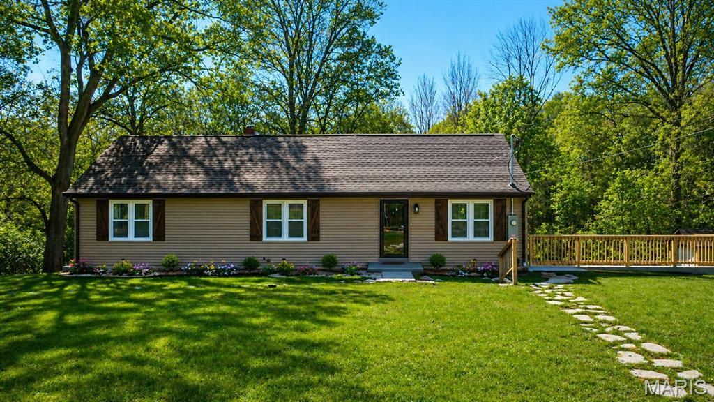 Photo of 12902 Dorsett Road, Maryland Heights, MO 63043 (MLS # 26021155)