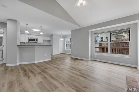 Tiny photo for 2001 King Arthur Court, St Louis, MO 63146 (MLS # 26012371)