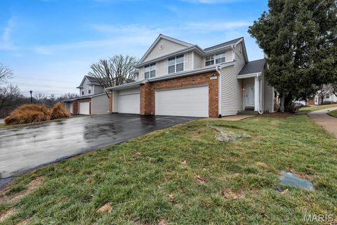 Tiny photo for 2001 King Arthur Court, St Louis, MO 63146 (MLS # 26012371)