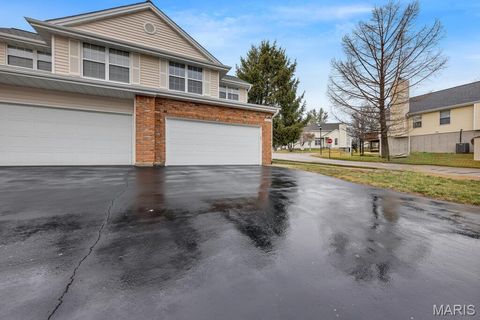 Tiny photo for 2001 King Arthur Court, St Louis, MO 63146 (MLS # 26012371)