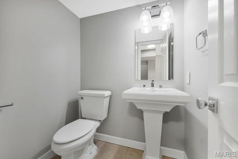 Tiny photo for 2001 King Arthur Court, St Louis, MO 63146 (MLS # 26012371)