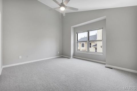 Tiny photo for 2001 King Arthur Court, St Louis, MO 63146 (MLS # 26012371)