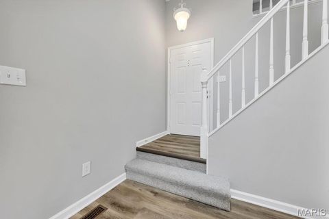 Tiny photo for 2001 King Arthur Court, St Louis, MO 63146 (MLS # 26012371)