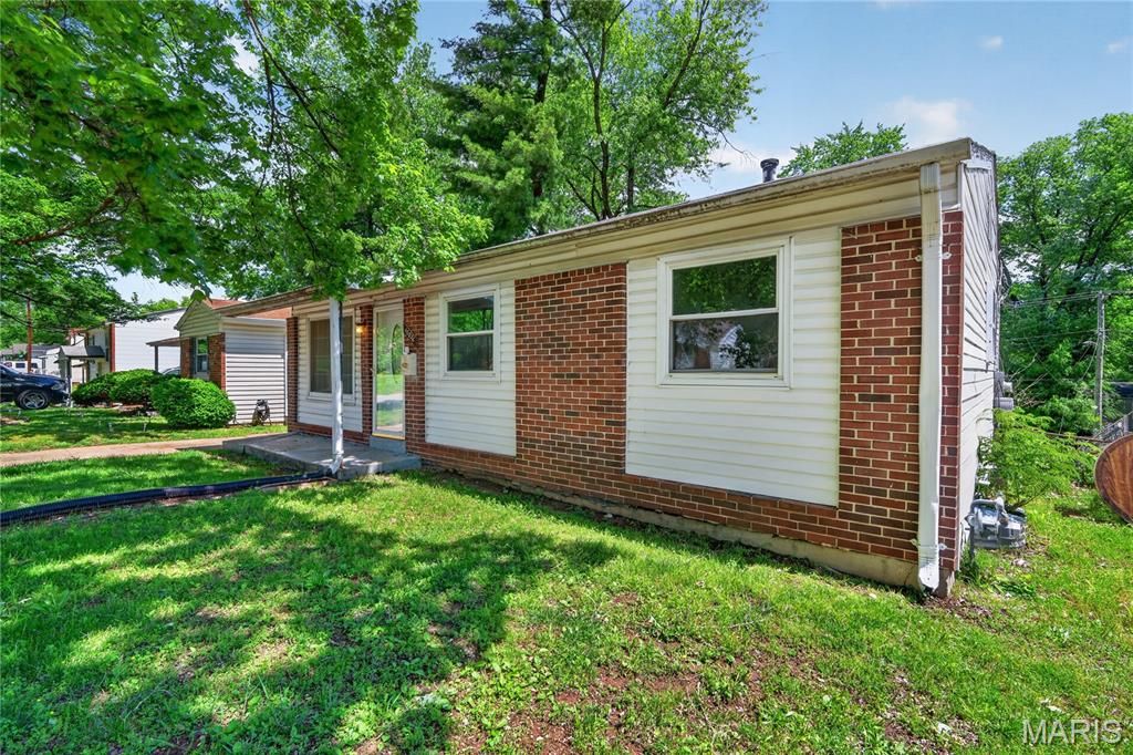 Photo of 10076 Royal Drive, St Louis, MO 63136 (MLS # 26026167)