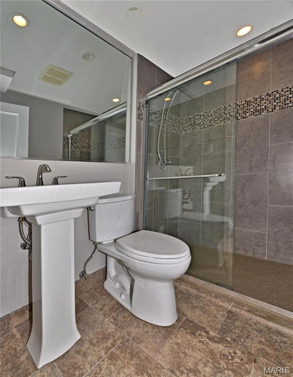 Wiltshire Condo - Residential