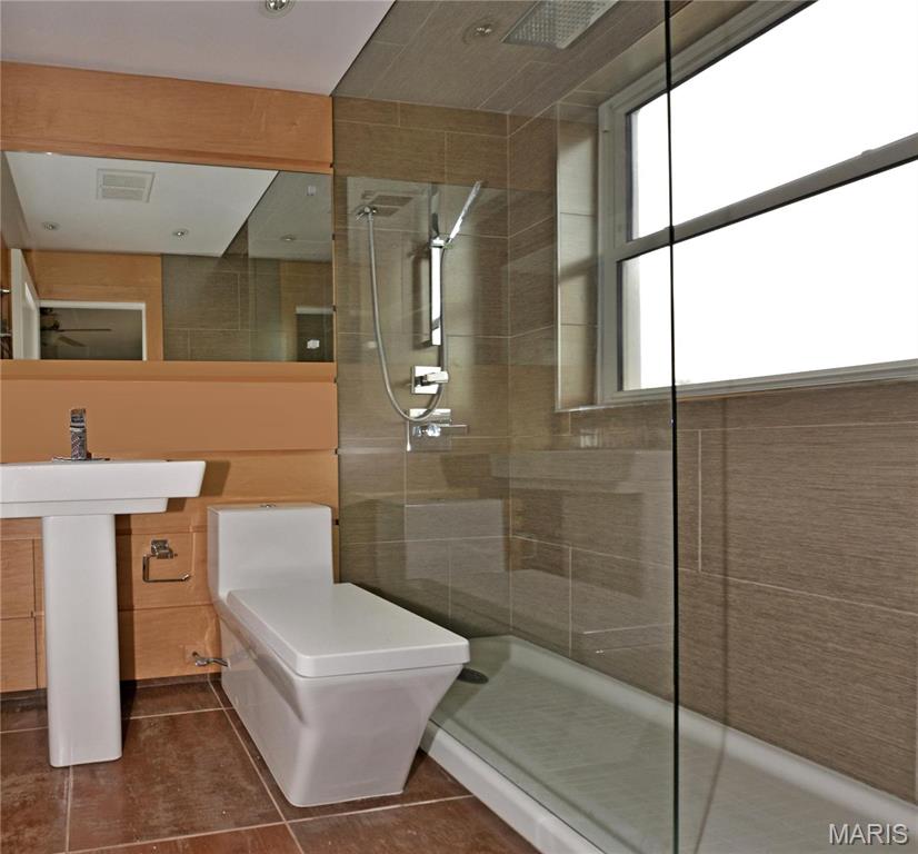 Wiltshire Condo - Residential