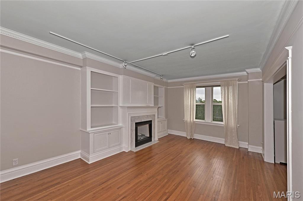 Wiltshire Condo - Residential