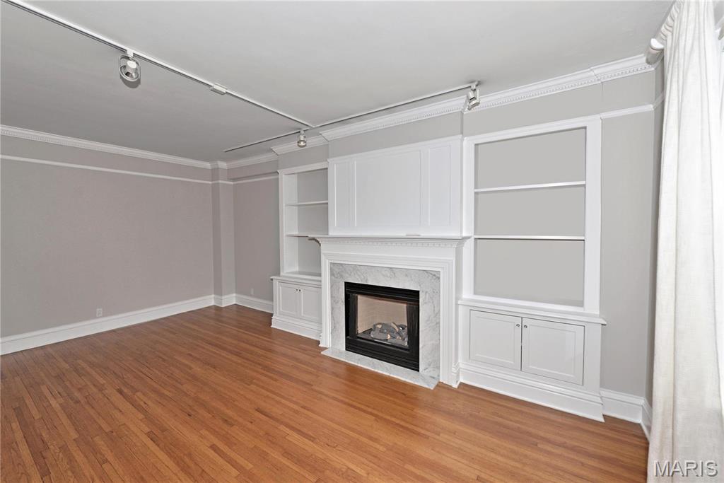 Wiltshire Condo - Residential