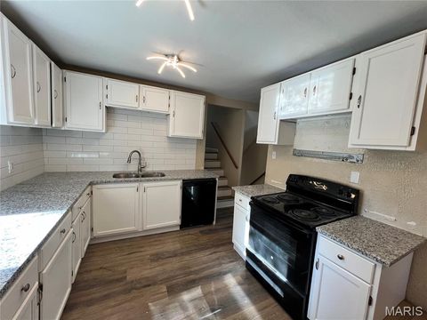 Tiny photo for 2390 Teakwood Manor Drive, Florissant, MO 63031 (MLS # 26018644)