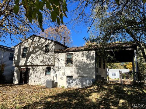 Tiny photo for 2390 Teakwood Manor Drive, Florissant, MO 63031 (MLS # 26018644)